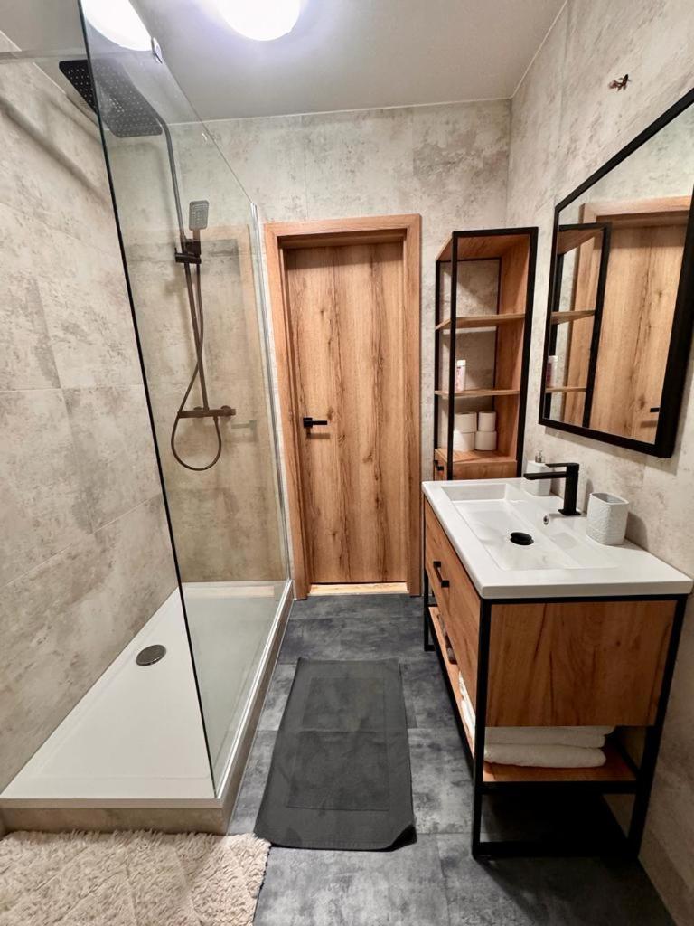 Вилла Camphouse Chvalsiny Экстерьер фото