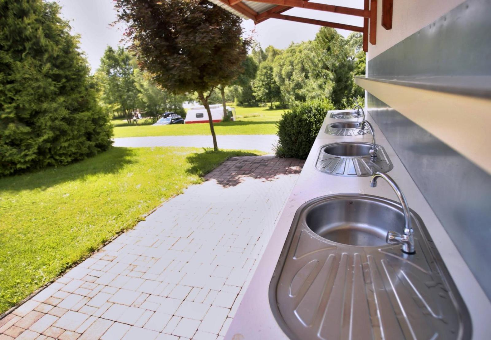 Вилла Camphouse Chvalsiny Экстерьер фото